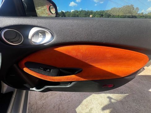 Used 2011 Nissan 370Z Touring image 13