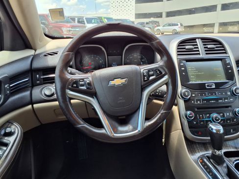 Used 2015 Chevrolet Malibu LT w/ Leather Package FWD image 12