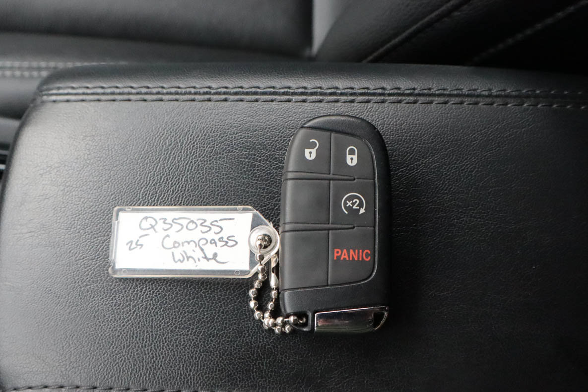 Used 2025 Jeep Compass Limited AWD/4WD image 27