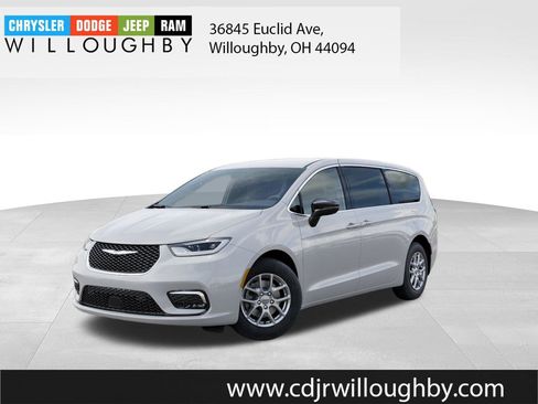New 2026 Chrysler Pacifica Select FWD image 1
