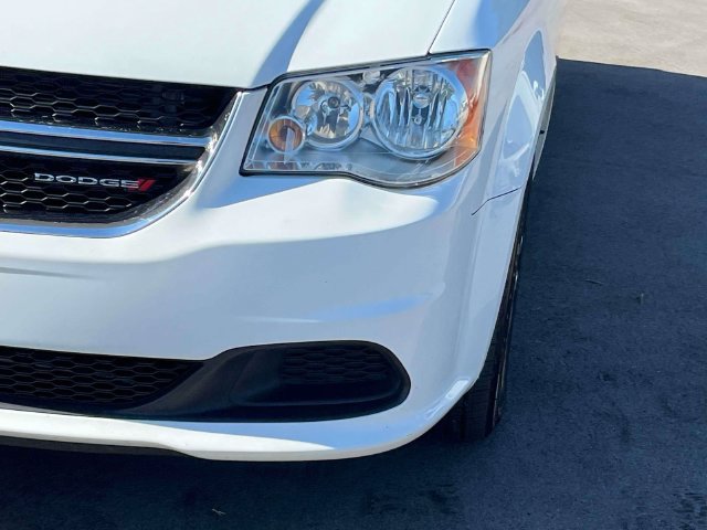 Used 2018 Dodge Grand Caravan SE w/ UConnect Hands-Free Group FWD image 9