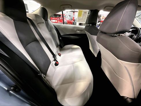 Used 2020 Toyota Corolla LE image 18