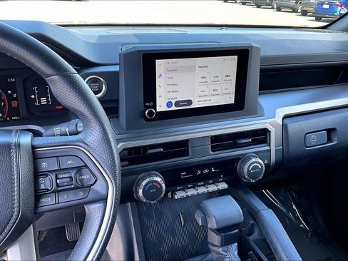 Used 2025 Toyota 4Runner SR5 AWD/4WD image 6