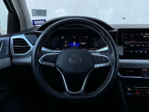 Used 2025 Volkswagen Taos SE image 34