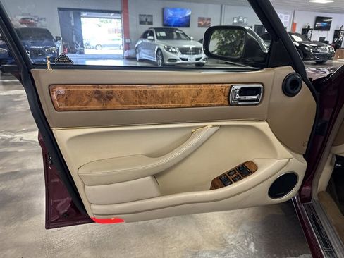 Used 1997 Jaguar XJ Vanden Plas RWD image 11