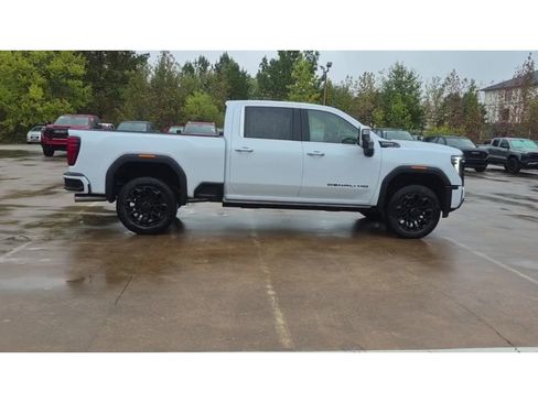 New 2026 GMC Sierra 2500 Denali Ultimate w/ LPO, Black Badging Package image 9