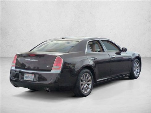 Used 2012 Chrysler 300 Limited w/ Luxury Group image 5