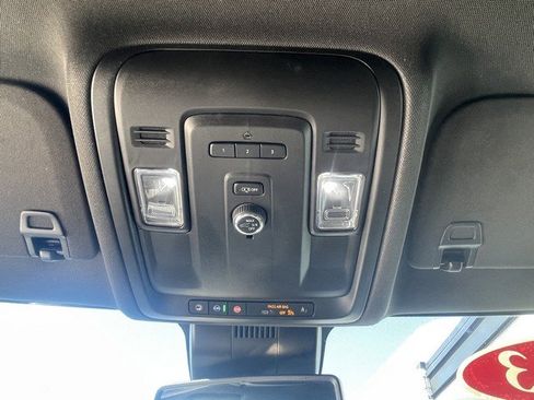 Used 2023 GMC Yukon XL SLT image 22