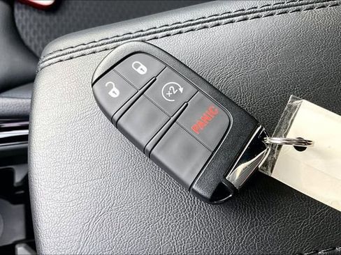 New 2026 Jeep Compass Latitude image 32