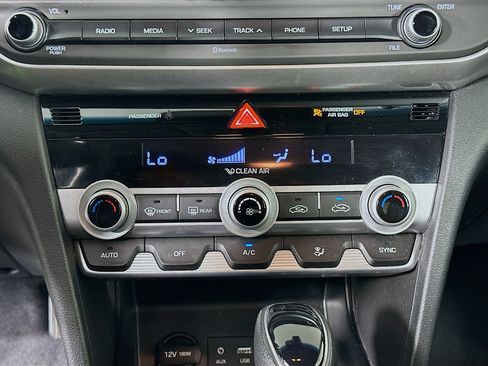 Used 2020 Hyundai Elantra SE w/ Cargo Package (C1) FWD image 23