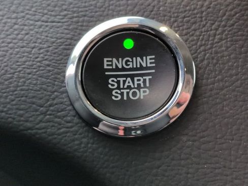 Used 2024 Ford Edge SEL image 20