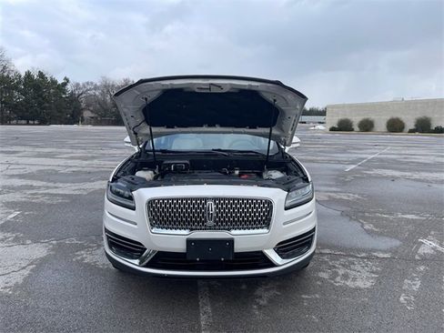 Used 2019 Lincoln Nautilus Reserve image 16