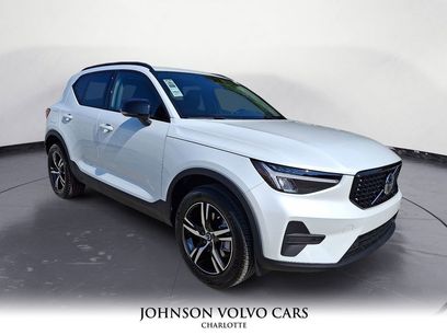 New 2026 Volvo XC40 B5 Core w/ Climate Package