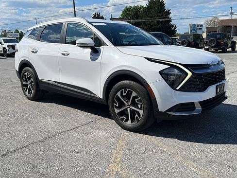 Used 2023 Kia Sportage EX AWD/4WD image 7