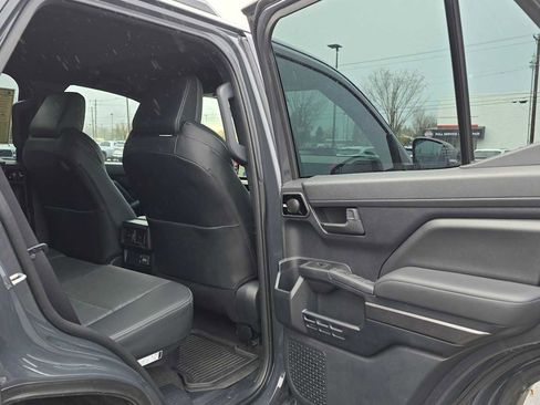 Certified 2025 Toyota 4Runner TRD Off-Road Premium image 16