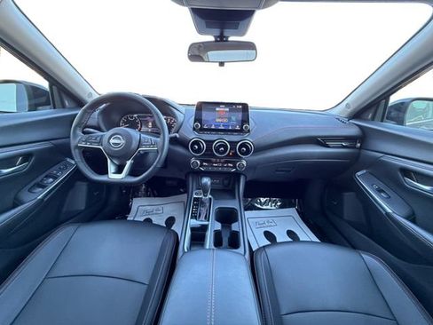 Used 2025 Nissan Sentra SR w/ SR Premium Package image 30