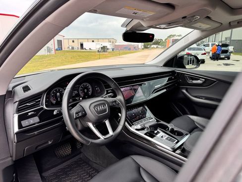 Used 2019 Audi Q8 Premium Plus w/ Premium Plus AWD/4WD image 12