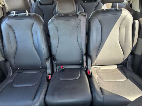 Used 2026 Kia Carnival FWD image 41