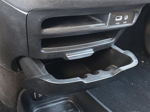 Used 2018 Chrysler Pacifica Limited w/ Tire & Wheel Group image 30