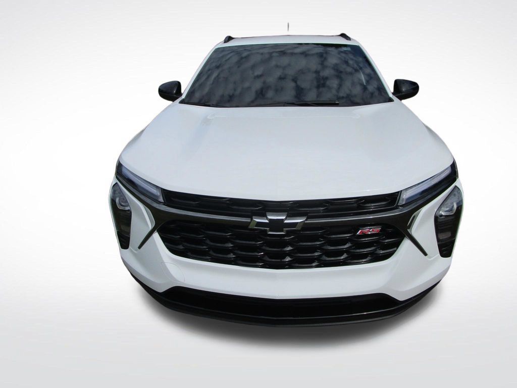 Used 2025 Chevrolet Trax RS w/ Sunroof Package FWD image 5