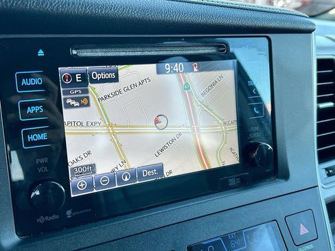 Used 2015 Toyota Sienna XLE w/ XLE Navigation Package FWD image 13