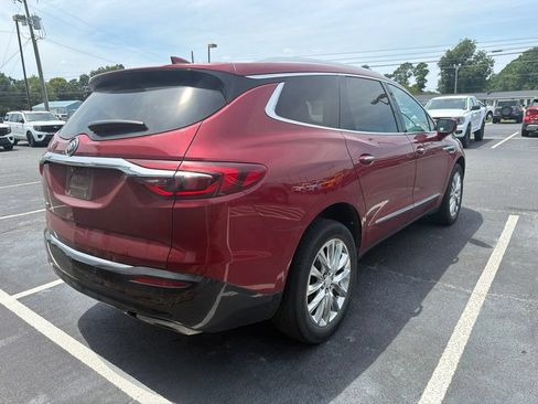 Used 2020 Buick Enclave Essence FWD image 3