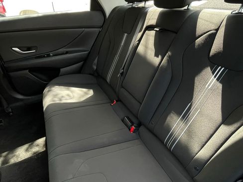 Used 2025 Hyundai Elantra SEL FWD image 23