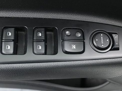 Used 2023 Kia Rio S image 7