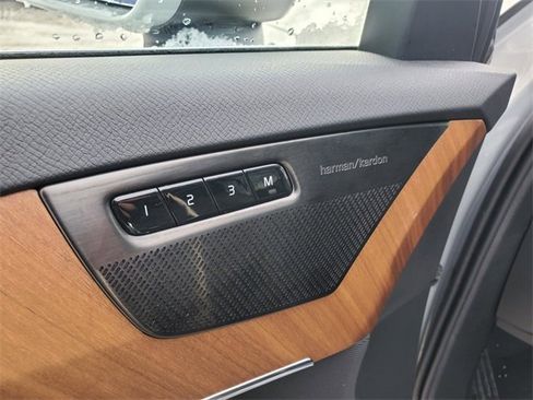 Certified 2024 Volvo XC90 T8 Plus w/ Protection Package Premier image 11