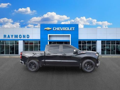 Certified 2022 Chevrolet Silverado 1500 LT AWD/4WD image 2