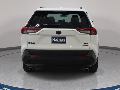 Certified 2021 Toyota RAV4 XLE w/ XLE Grade Weather Package AWD/4WD image 6