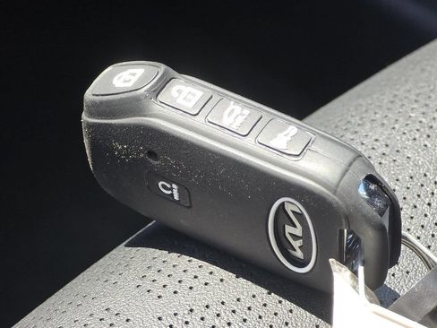 Used 2025 Kia Seltos EX AWD/4WD image 37