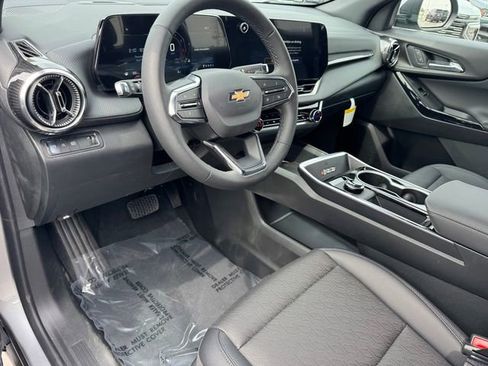 New 2026 Chevrolet Equinox LT w/ Convenience Package II image 11