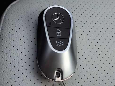 New 2026 Mercedes-Benz GLC 300 image 30