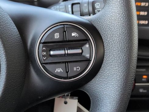 Used 2025 Kia Soul LX w/ LX Technology Package FWD image 22