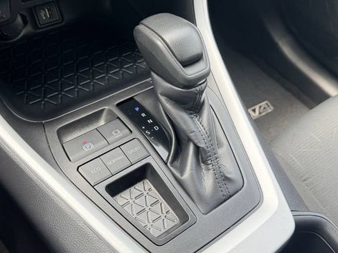 Used 2025 Toyota RAV4 XLE FWD image 17