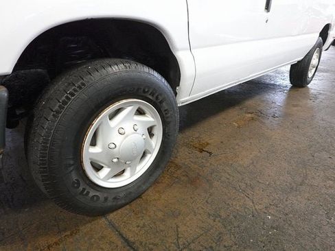 Used 2009 Ford E-350 and Econoline 350 Super Duty image 9