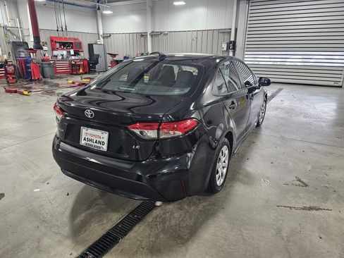 Used 2021 Toyota Corolla LE w/ Carpet Mat Package (TMS) image 4