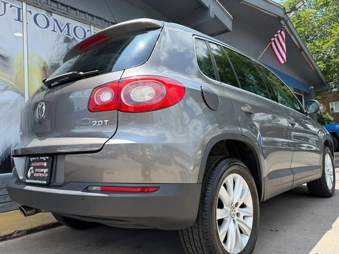 Used 2009 Volkswagen Tiguan S FWD image 3