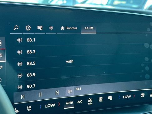 New 2025 Audi Q6 e-tron Premium Plus image 17