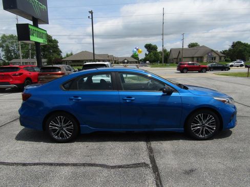 Used 2022 Kia Forte GT-Line w/ GT-Line Premium Package FWD image 9