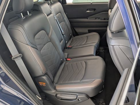 Used 2025 Nissan Pathfinder Platinum w/ Cargo Package FWD image 23