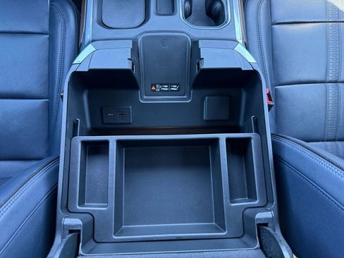 Used 2023 Chevrolet Silverado 1500 High Country w/ Technology Package image 38