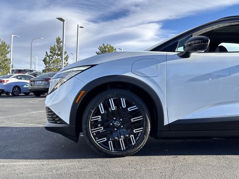 New 2026 Nissan Leaf Platinum+ w/ Cargo Package (Platinum+) image 7