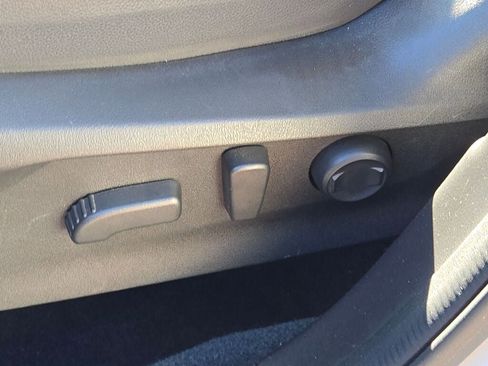 Used 2023 Subaru Forester Premium image 22