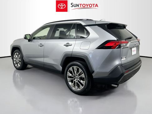 Used 2021 Toyota RAV4 Limited image 6
