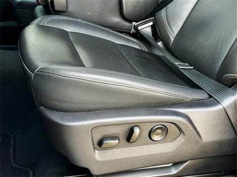 Used 2025 GMC Sierra 1500 SLT image 13