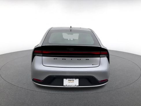 Used 2025 Toyota Prius LE image 12