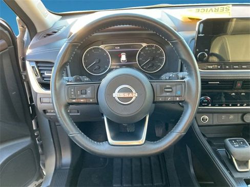 Used 2022 Nissan Rogue SL w/ SL Premium Package image 10