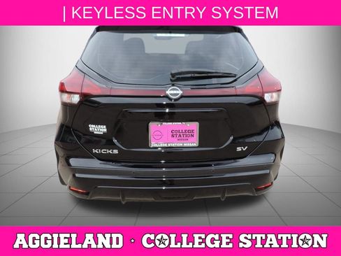 Certified 2023 Nissan Kicks SV FWD image 5